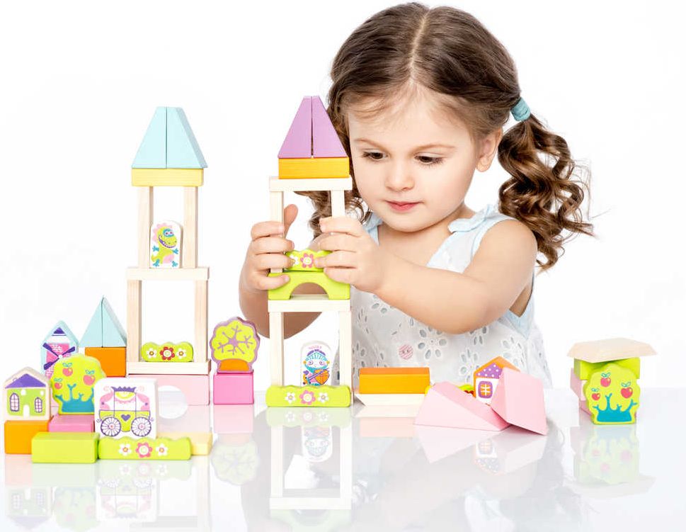 CUBIKA DŘEVO Baby stavebnice Město pohádkové set 55 dílků v dárkové krabici - obrázek 4