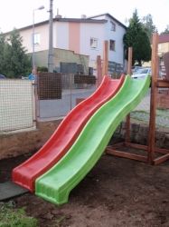 Skluzavka Jungle Gym pro podestu ve výšce 1,5m červená - obrázek 9
