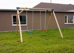 Dětské hřiště houpačka Bětka materiál borovice/smrk - obrázek 1