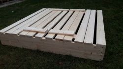 Pískoviště s víkem a se sedákem 120cm - obrázek 4