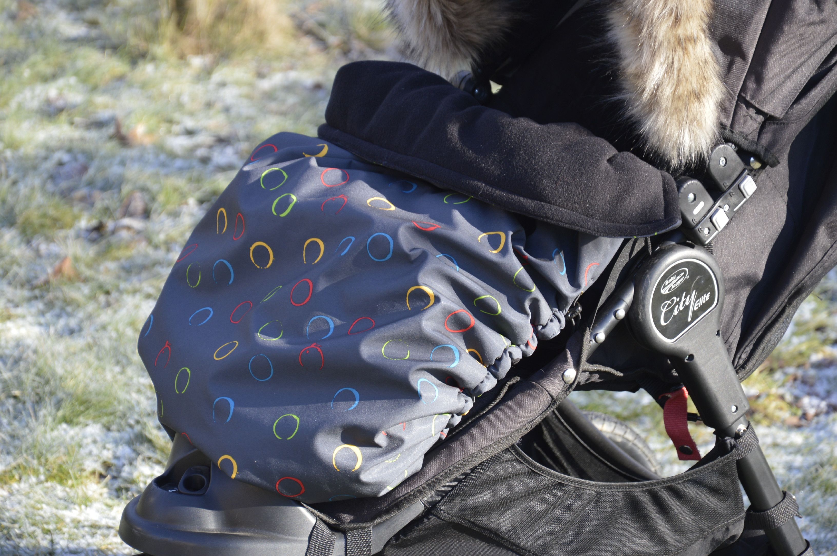 Ma-tata.cz Nepadací deka 3v1 Varianta: podzim/zima - hřejivá, zateplená, Materiál: softshell, kočárkovina - obrázek 1