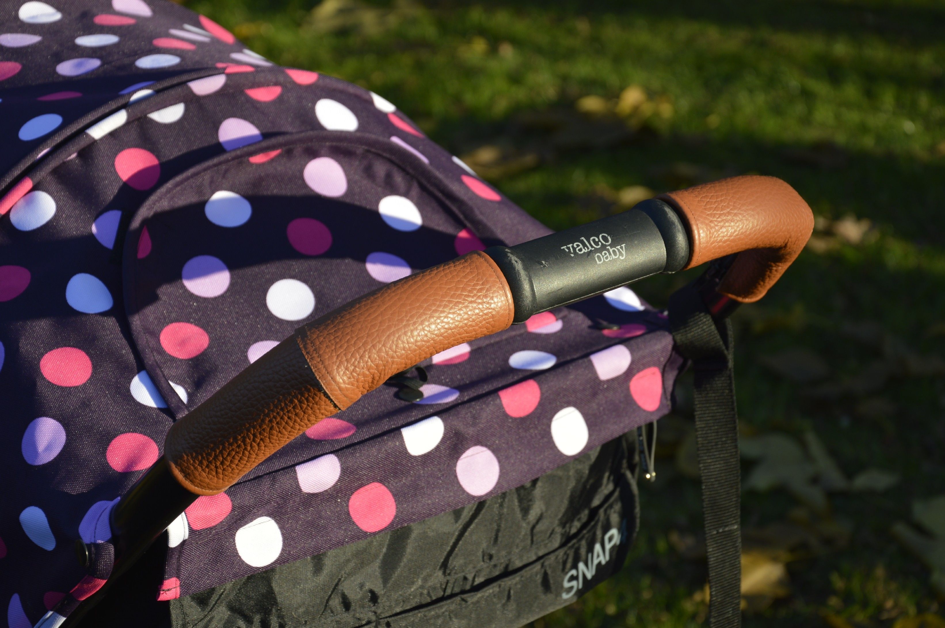 Ma-tata.cz Kožený potah na rukojeť kočárku - rodič Značka kočárku: Baby Design, Barva: hnědá, Model kočárku: Travel - obrázek 7