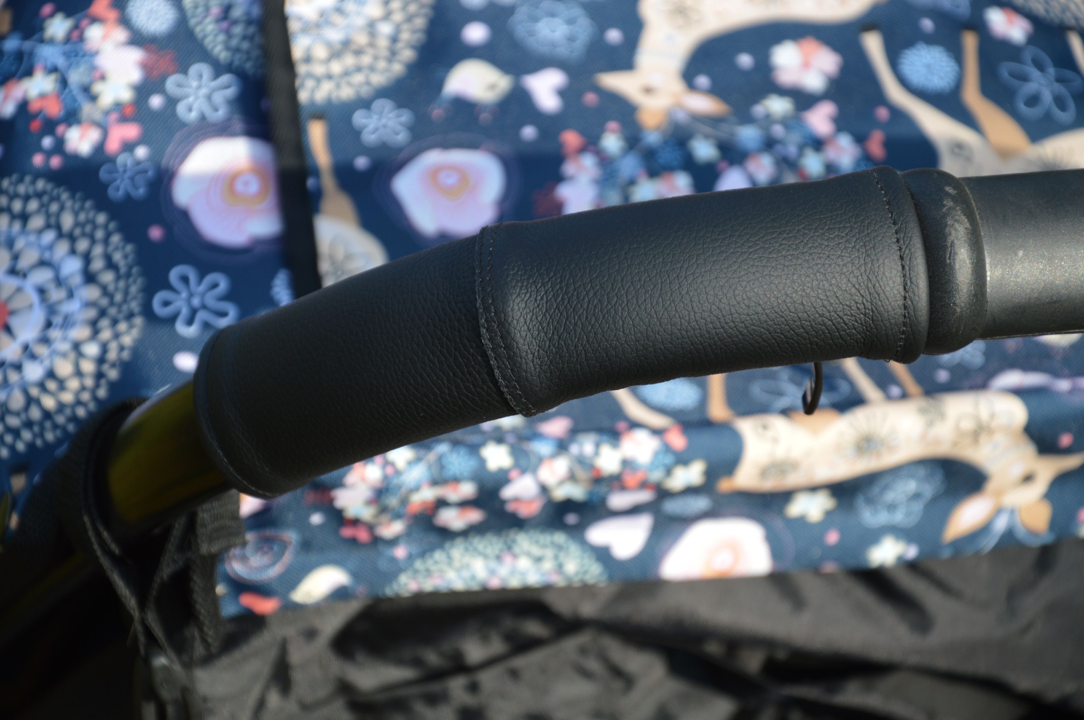 Ma-tata.cz Kožený potah na rukojeť kočárku - rodič Značka kočárku: Baby Design, Barva: černá, Model kočárku: jiný model - obrázek 5