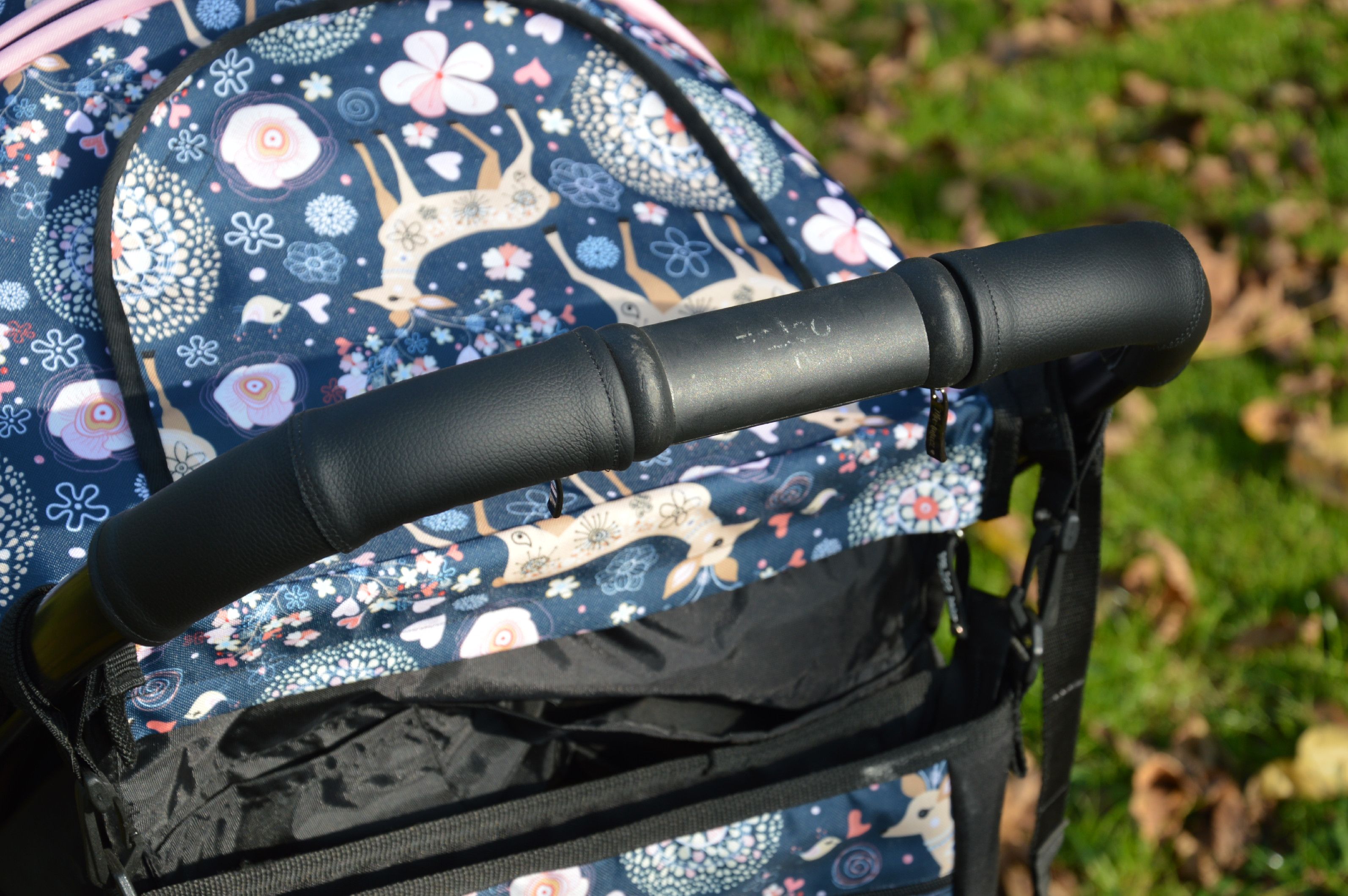 Ma-tata.cz Kožený potah na rukojeť kočárku - rodič Značka kočárku: Cybex, Barva: černá, Model kočárku: Eezy S+ - obrázek 3
