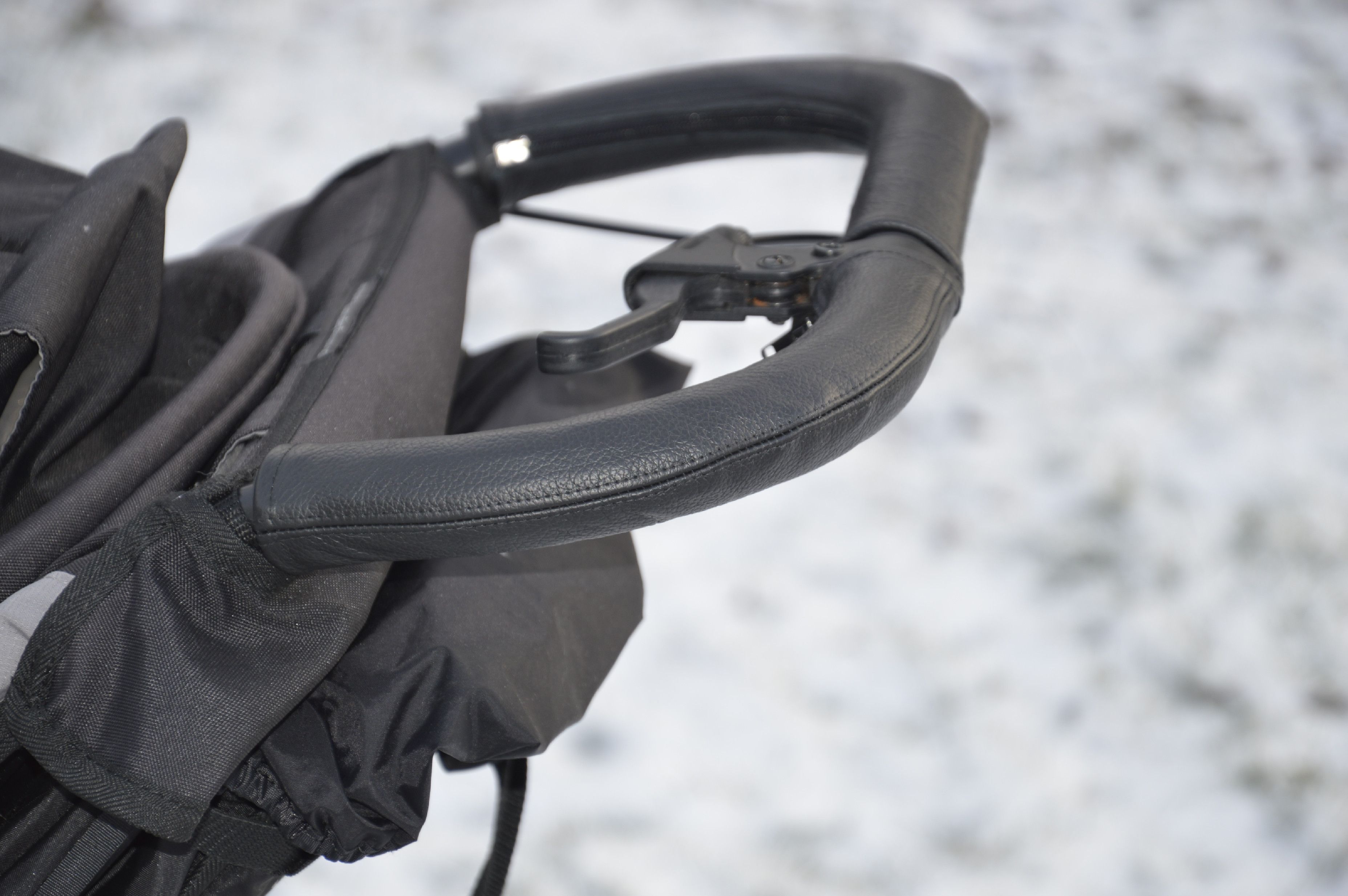 Ma-tata.cz Kožený potah na rukojeť kočárku - rodič Značka kočárku: Cybex, Barva: černá, Model kočárku: Eezy S+ - obrázek 12