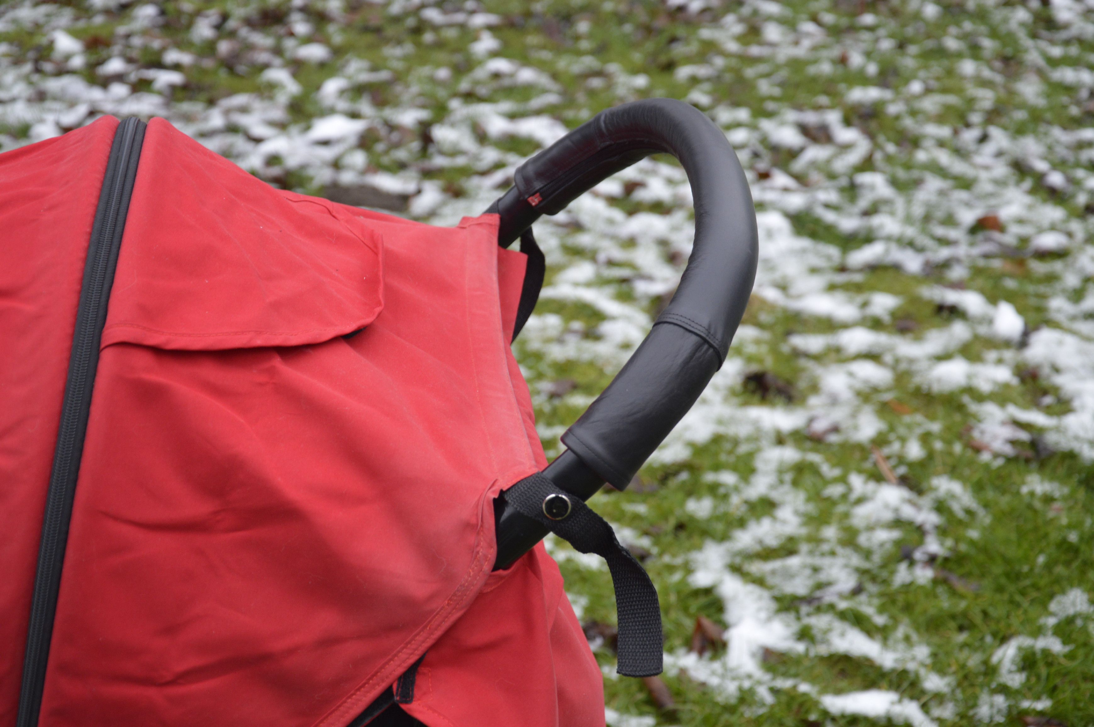 Ma-tata.cz Kožený potah na rukojeť kočárku - rodič Značka kočárku: Cybex, Barva: černá, Model kočárku: Eezy S+ - obrázek 15