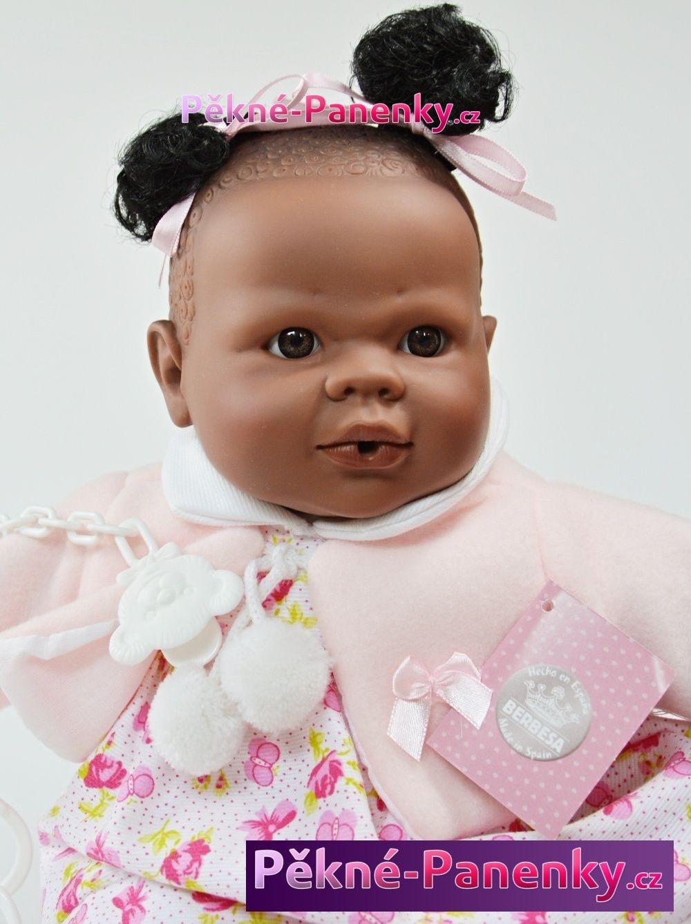 Mluvící realistická panenka černoška Berbesa® Alicia květované šaty 42cm - obrázek 1