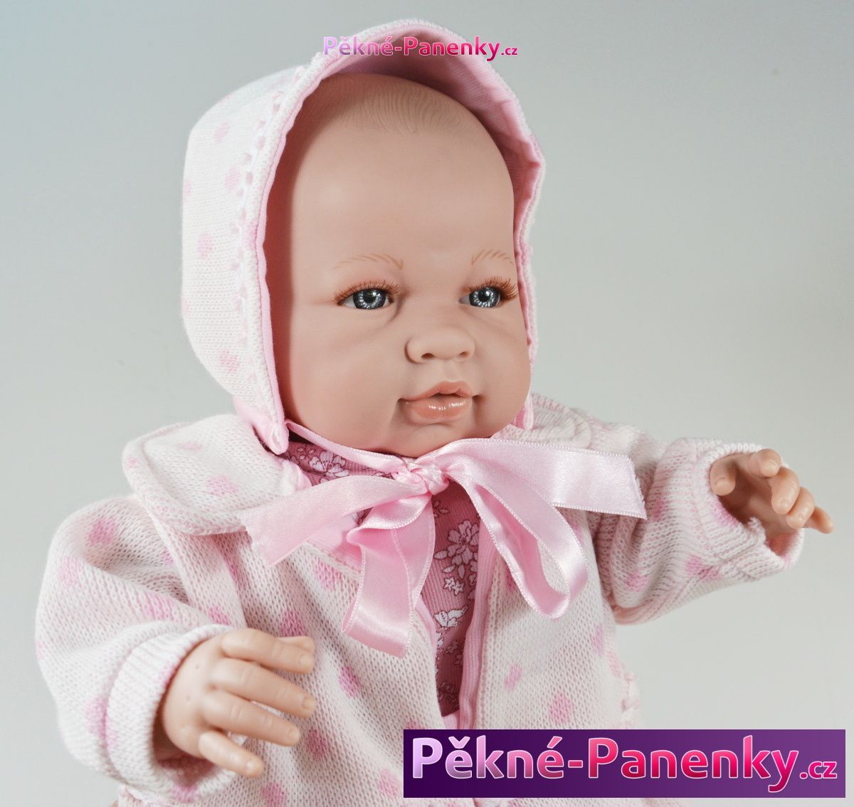 Velká mluvící realistická panenka Berbesa® Sara s čepičkou 50 cm - obrázek 1