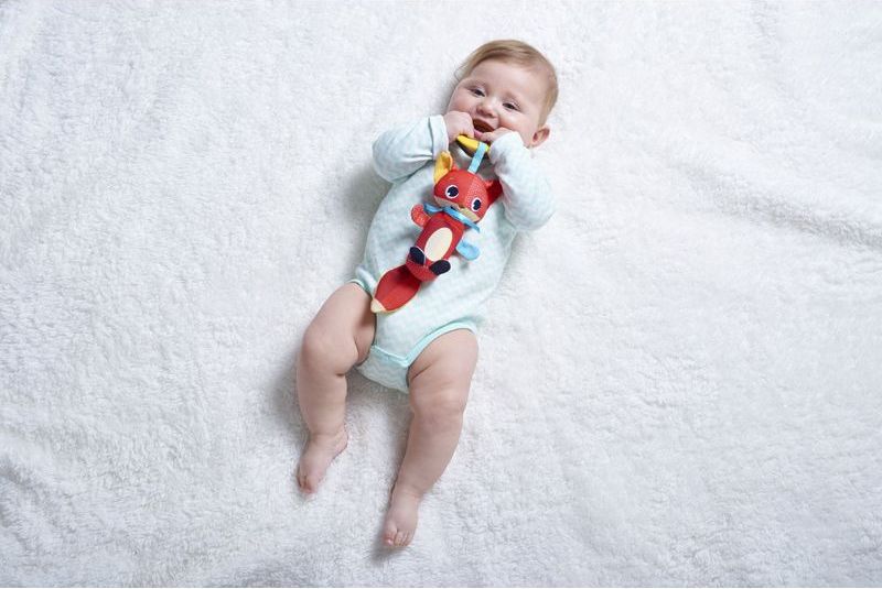 TinyLove Zvonící lišák Christopher Tiny Smarts - obrázek 2
