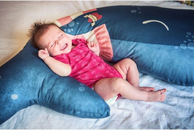 Baby Bites multifunkční polštář Whale - obrázek 4