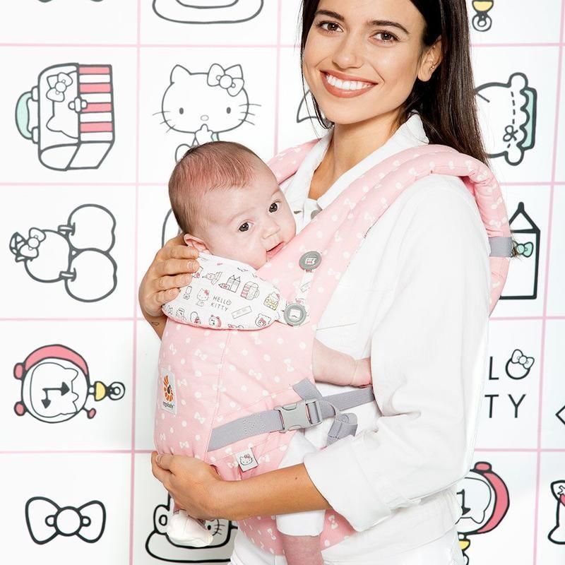 Ergobaby  ADAPT NOSÍTKO Original - Hello Kitty Play Time - obrázek 3