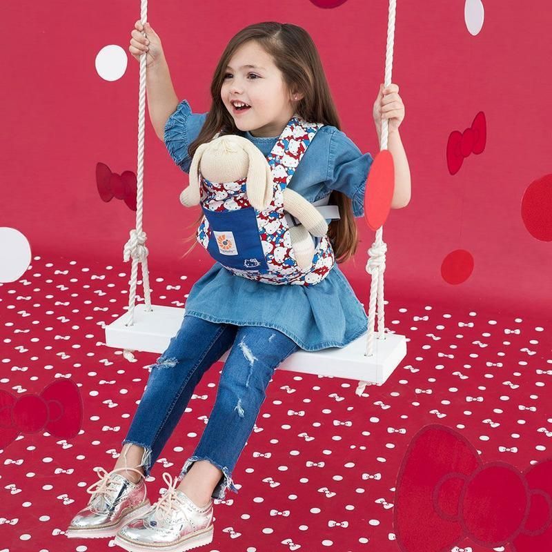 Ergobaby  NOSÍTKO PRO PANENKY - Hello Kitty Classic - obrázek 3