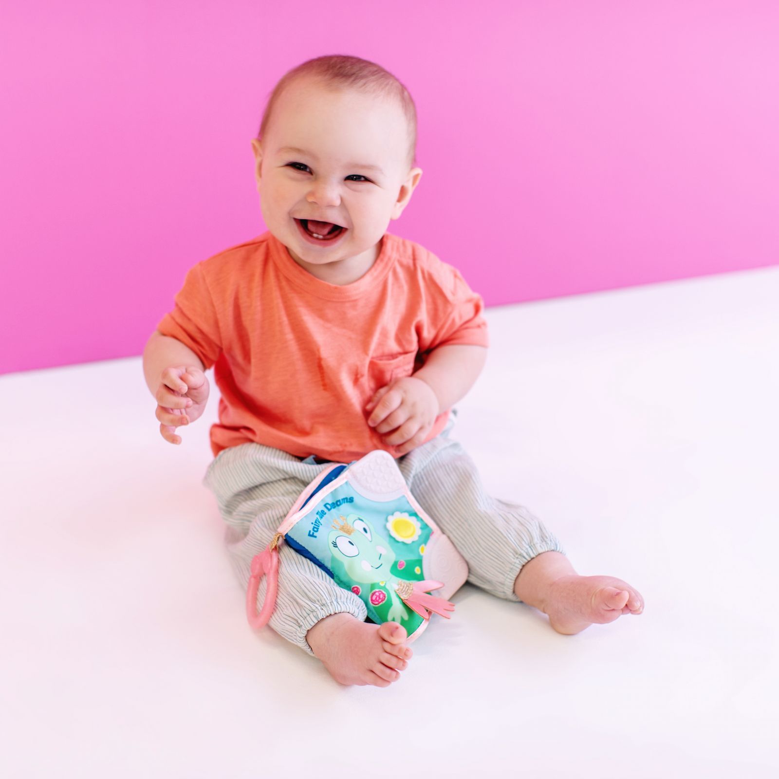 Bright Starts Knížka látková na C kroužku PiP Fairy Tale Dreams 3m+ - obrázek 4