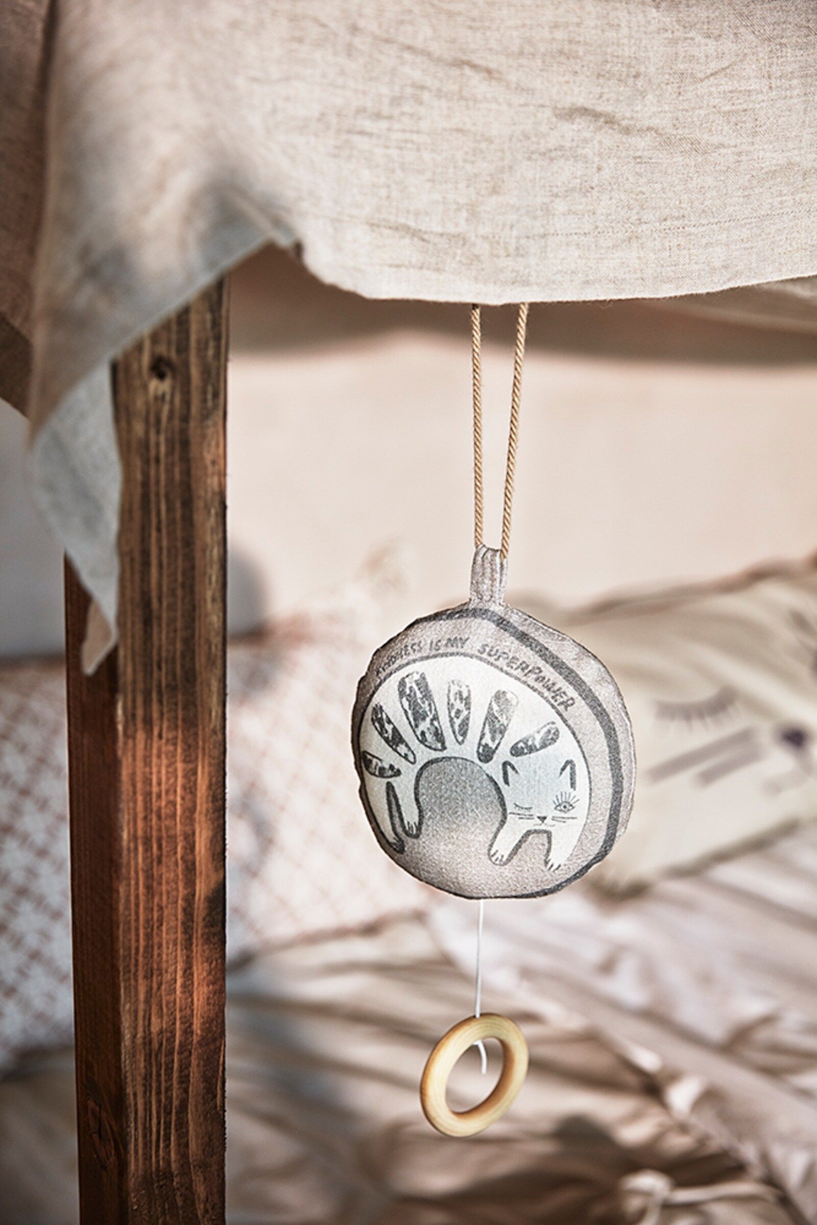 Elodie Details Hudební hračka Kindness Cat - obrázek 3