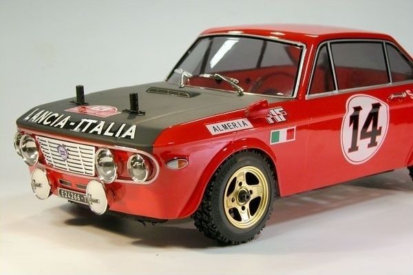 Lancia Fulvia HF 1972 4WD 1:10, licencováno, proporcionální, lak. karoserie, RTR sada - obrázek 2