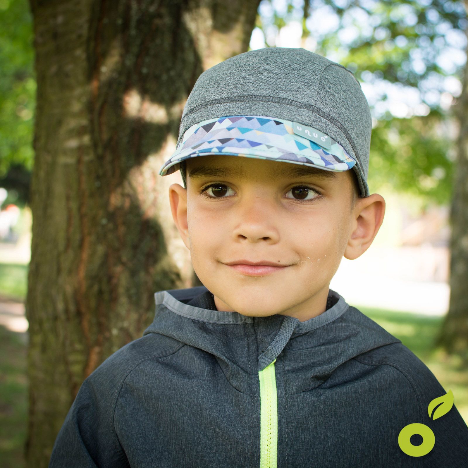 unuo Funkční čepice s kšiltem a plachetkou UV 50+ Mini trojúhelníčky holčičí, šedá (UV cap with wimple, triangles, grey, girl's) Velikost (Size): M (49 - 52 cm) - obrázek 9