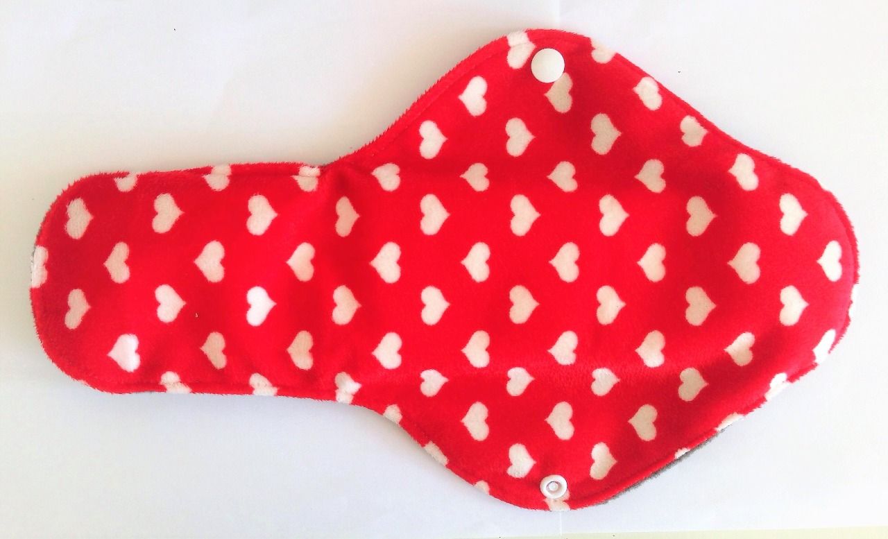ECObabynz Dámské hygienické vložky Noční menstruační  červená bílá srdce 31cm MINKY - obrázek 1