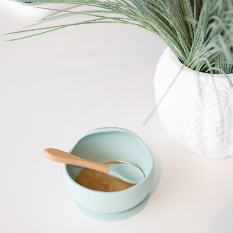 BoJungle Silikonová miska s přísavkou a lžičkou Pastel Blue - obrázek 7