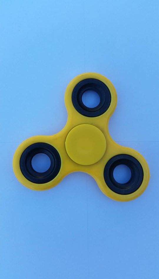 Fidget Spinner plastový žlutý - obrázek 1