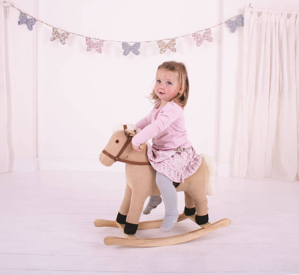 Bigjigs Toys Dřevěný houpací kůň béžový - obrázek 8