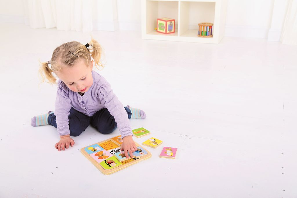 Bigjigs Toys Dřevěné vkládací puzzle 9 zvířátek - obrázek 5