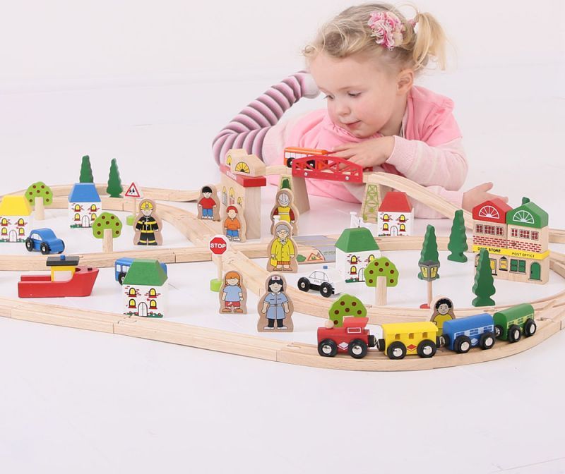 Bigjigs Rail Dřevěná vláčkodráha město a vesnice 101 dílů - obrázek 4