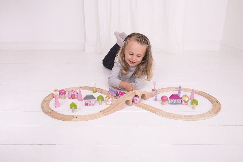 Bigjigs Rail Dřevěná vláčkodráha osmička pro princezny 40 dílů - obrázek 11