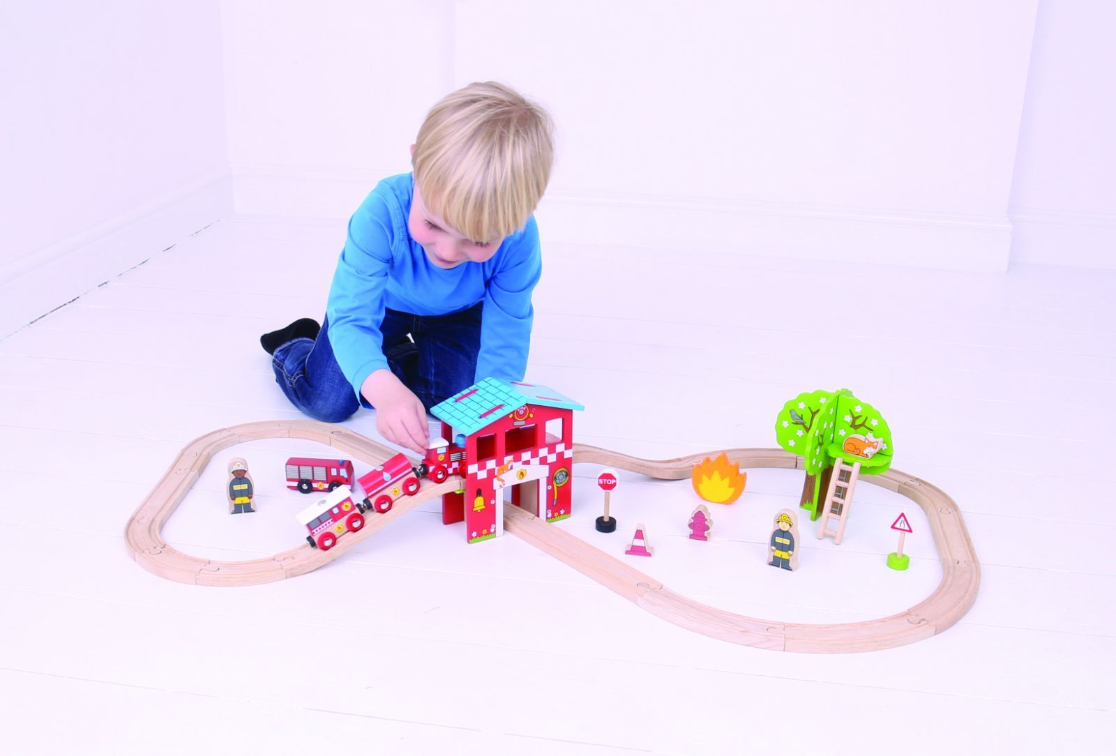 Bigjigs Rail Dřevěná vláčkodráha hasičská stanice - obrázek 9