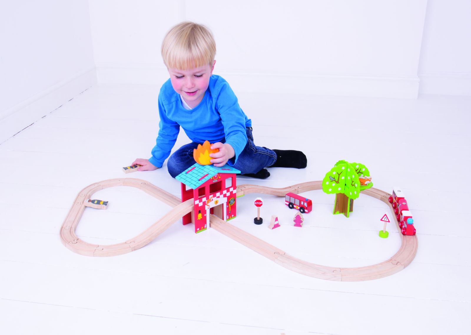 Bigjigs Rail Dřevěná vláčkodráha hasičská stanice - obrázek 10