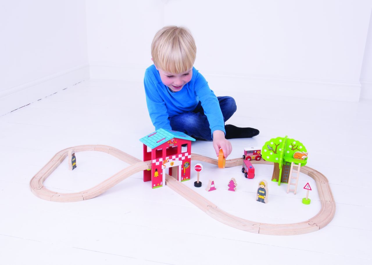 Bigjigs Rail Dřevěná vláčkodráha hasičská stanice - obrázek 15