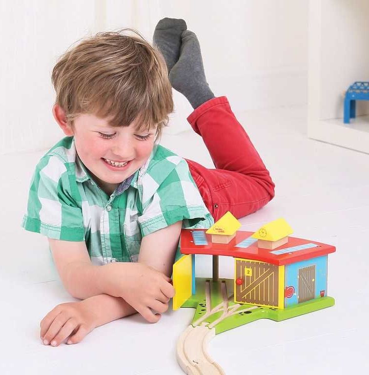 Bigjigs Rail Trojité depo s vraty - obrázek 9