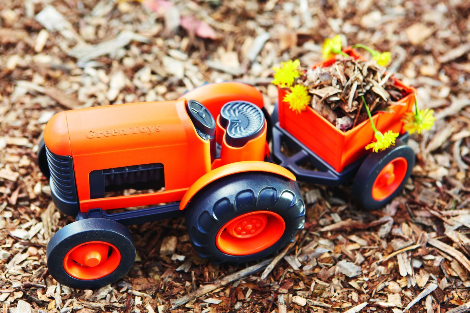 Green Toys - Traktor s vlečkou oranžový - obrázek 6