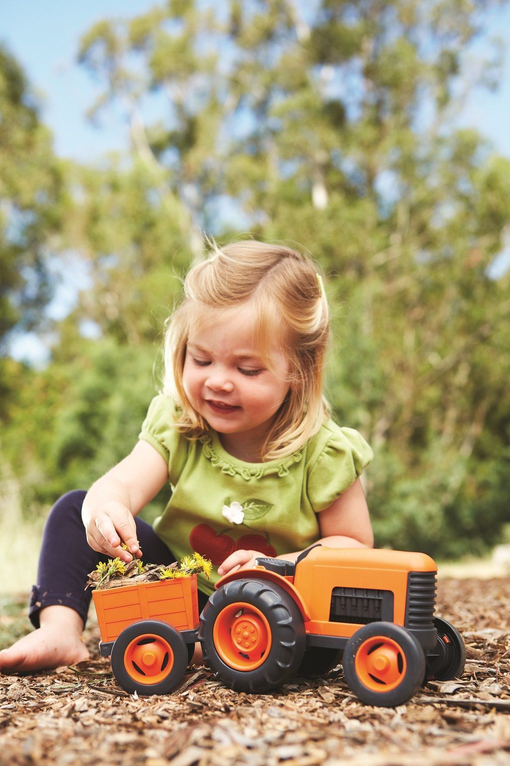 Green Toys - Traktor s vlečkou oranžový - obrázek 11