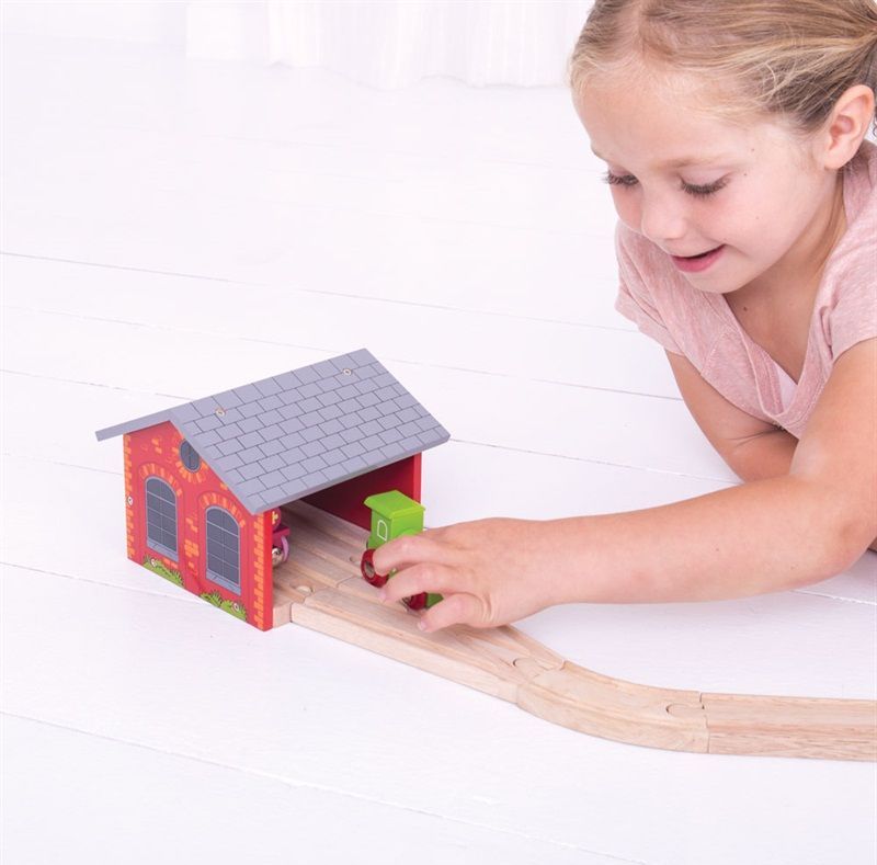 Bigjigs Rail Cihlové depo pro dva vláčky - obrázek 3
