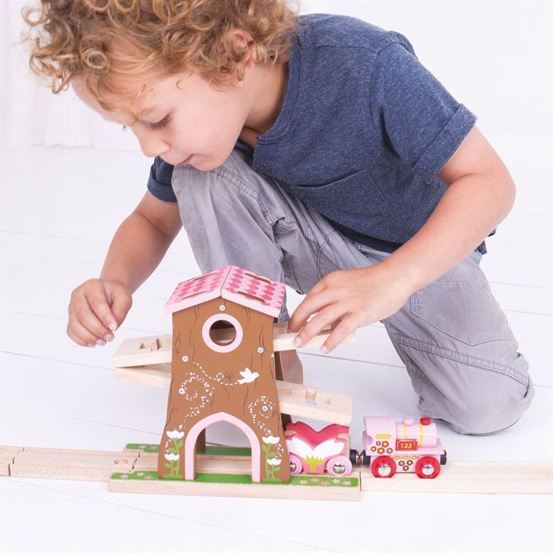 Bigjigs Rail Vílí stromový dům s dráhou - obrázek 4
