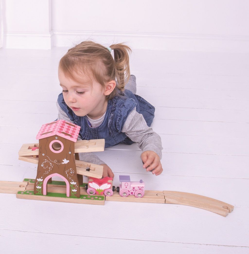 Bigjigs Rail Vílí stromový dům s dráhou - obrázek 7