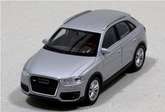 Welly - Audi Q3 model 1:34 stříbrné - obrázek 1