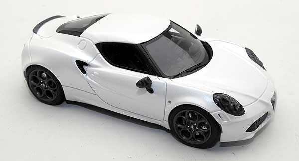 Welly - Alfa Romeo 4C model 1:34 bílá - obrázek 1
