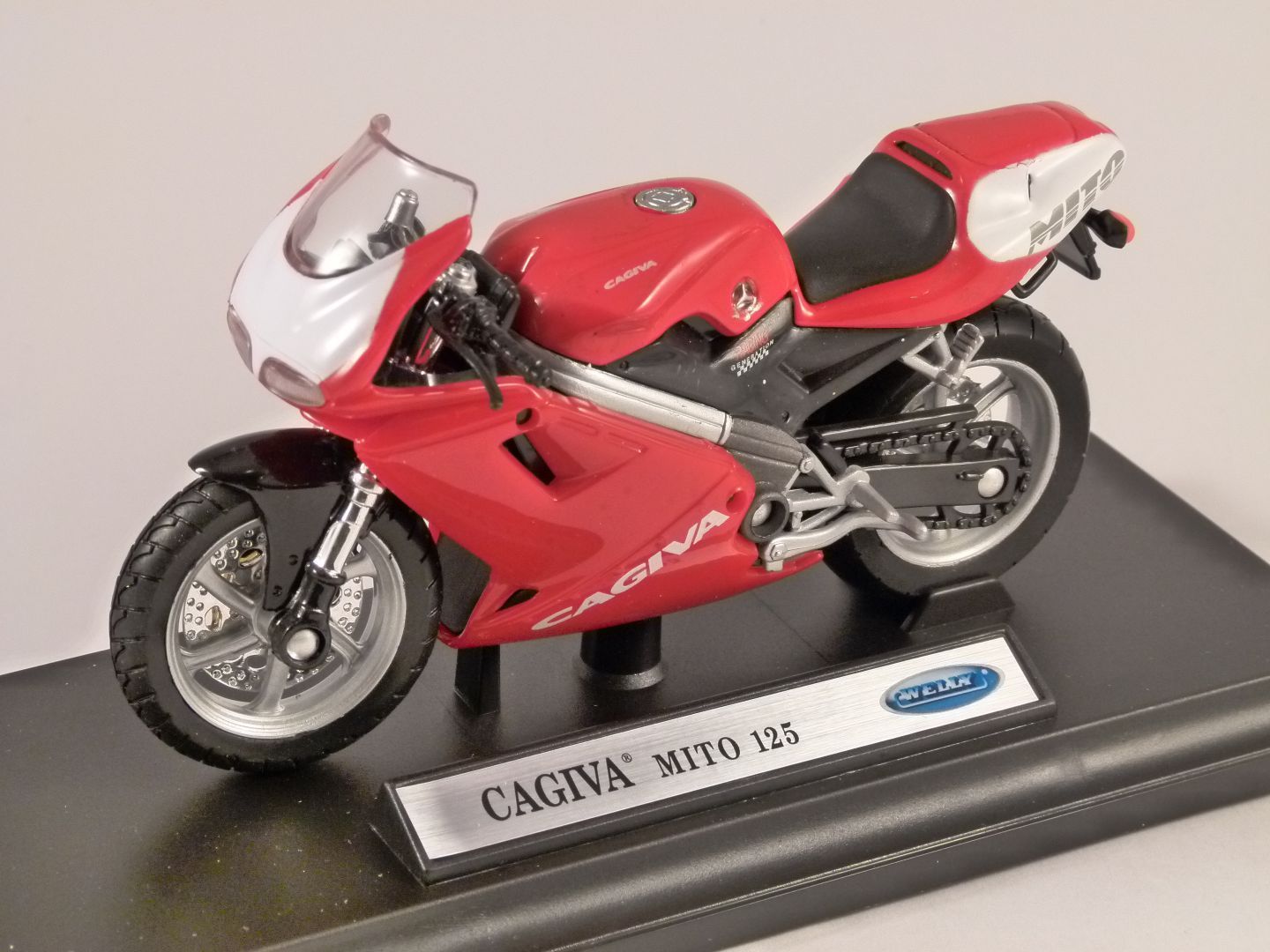 Welly - Motocykl Cagiva Mito 125 model 1:18 červená - obrázek 1