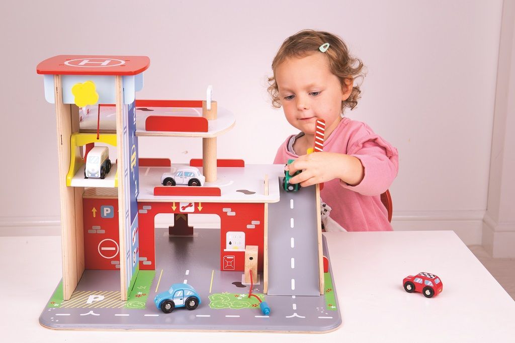 Bigjigs Toys Garáž s parkovištěm - obrázek 5