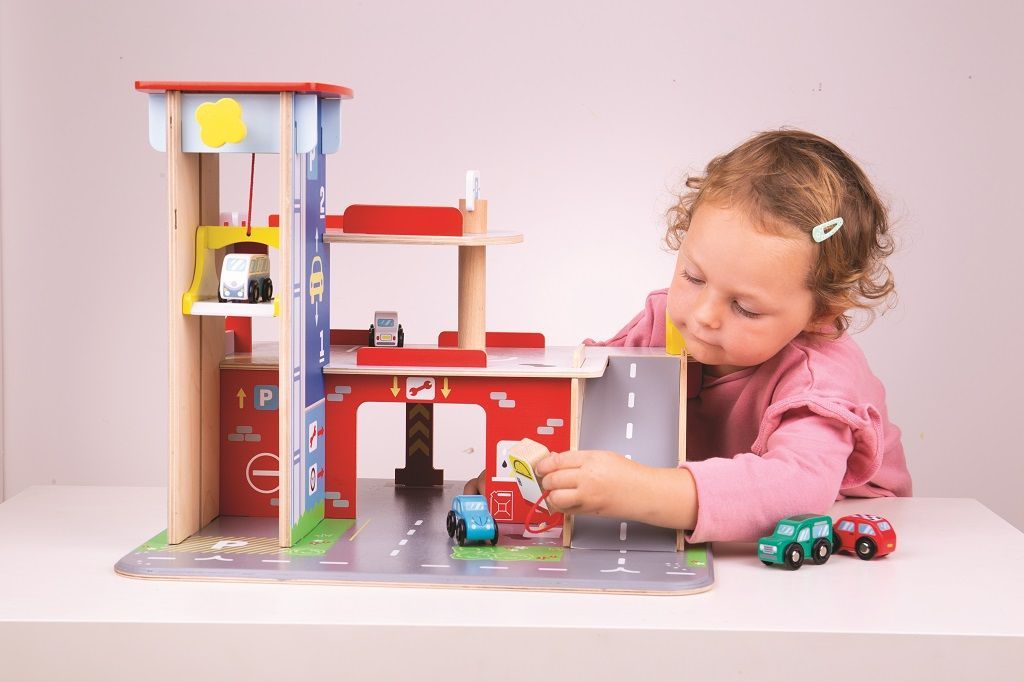 Bigjigs Toys Garáž s parkovištěm - obrázek 6