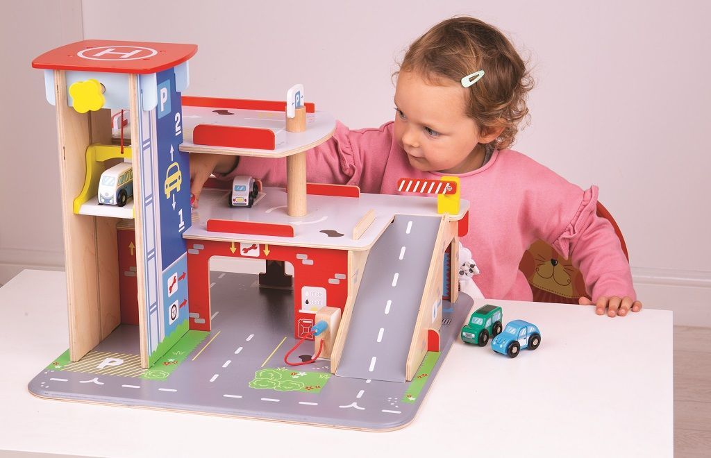 Bigjigs Toys Garáž s parkovištěm - obrázek 8