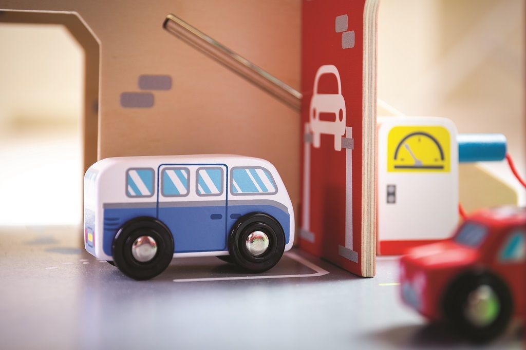 Bigjigs Toys Garáž s parkovištěm - obrázek 15