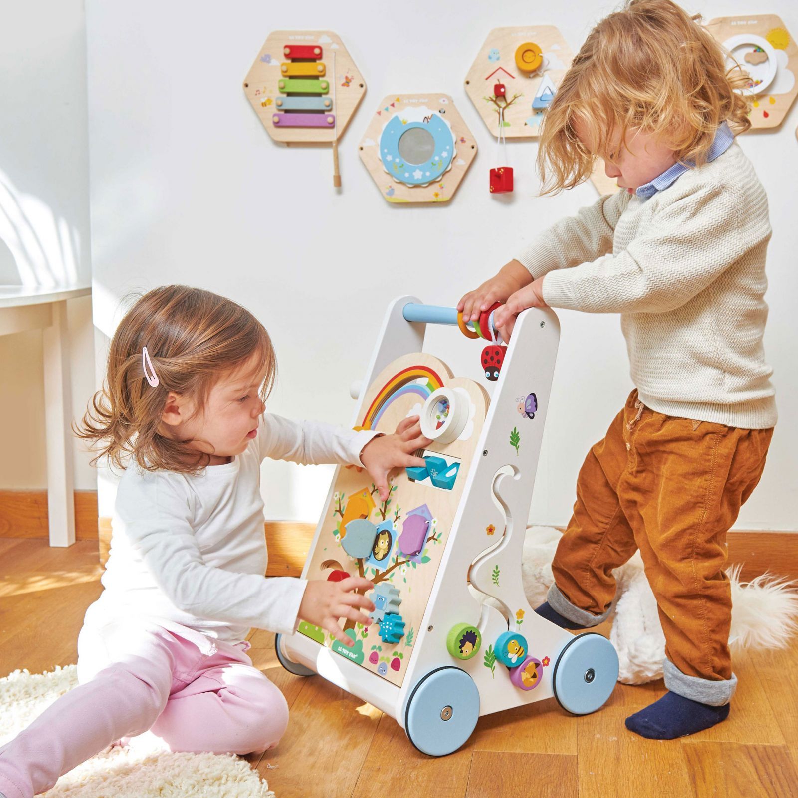Le Toy Van Petilou Chodítko Aktive - obrázek 8