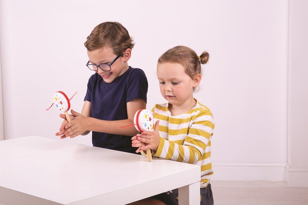 Bigjigs Toys Dřevěný rotační bubínek hvězdičky 1 ks - obrázek 4