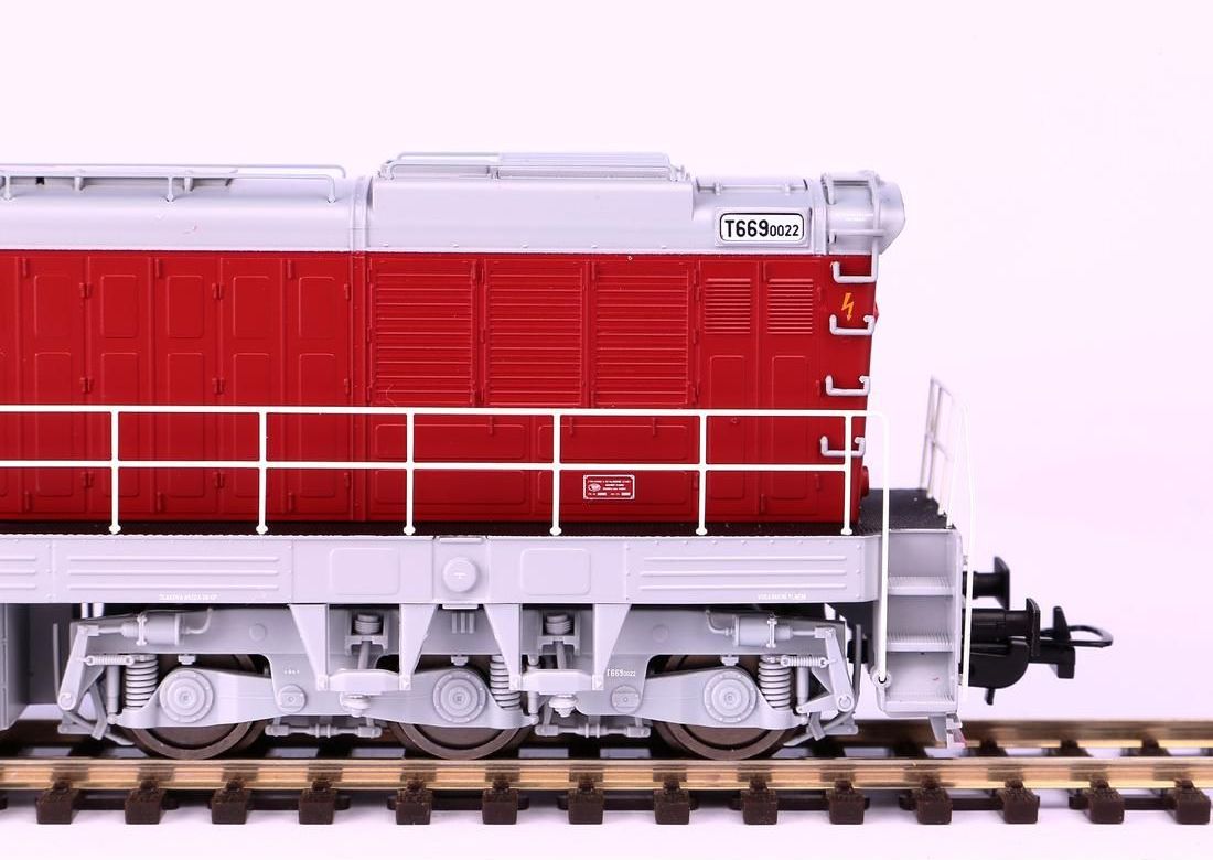 Piko Dieselová lokomotiva T669 ČSD IV červená - 59786 - obrázek 3