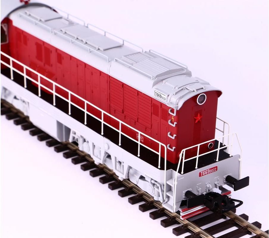 Piko Dieselová lokomotiva T669 ČSD IV červená - 59786 - obrázek 4