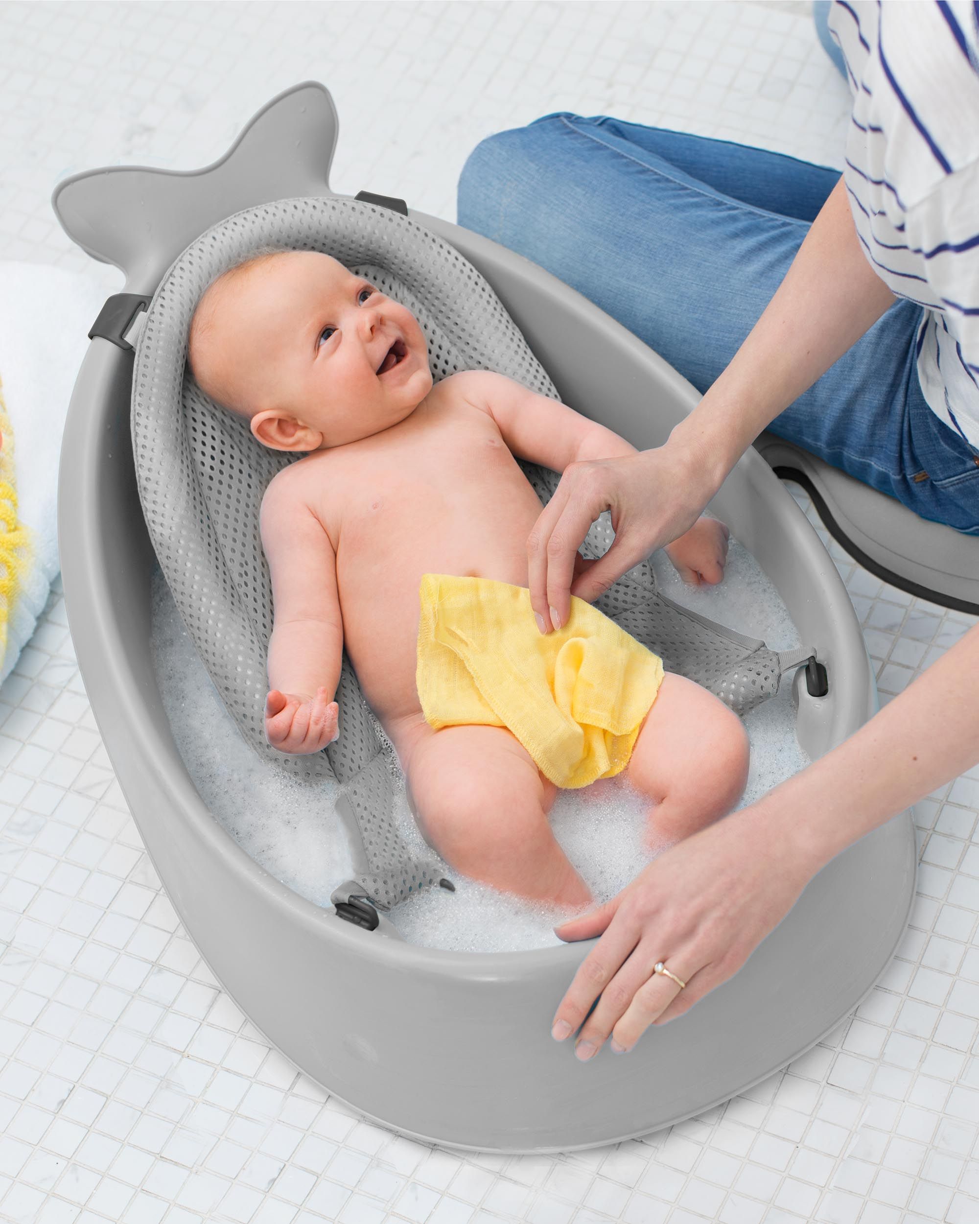 SKIP HOP Vanička s ergonomickou podložkou Moby 3 fázová šedá - obrázek 2