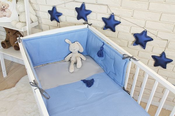 Baby Nellys 3 dílná sada Mantinel s povlečením vafelek - modrá, 135 x 100 cm - obrázek 1