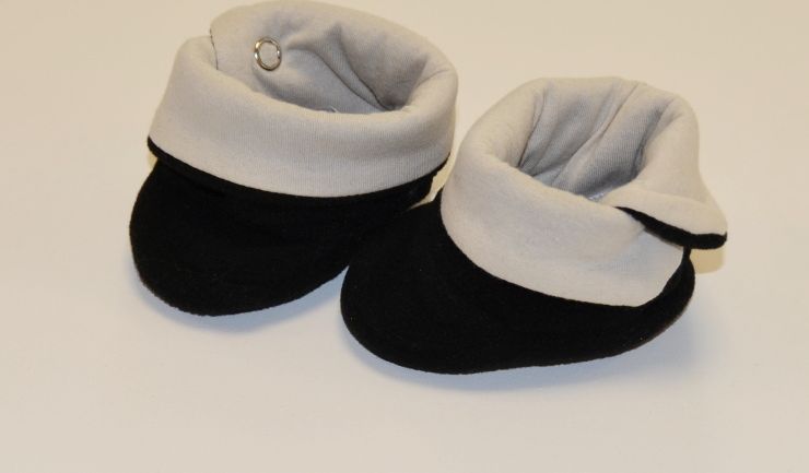 Kojenecké papučky, Dětský svět, fashion baby, černobéžové vel.0 - obrázek 1